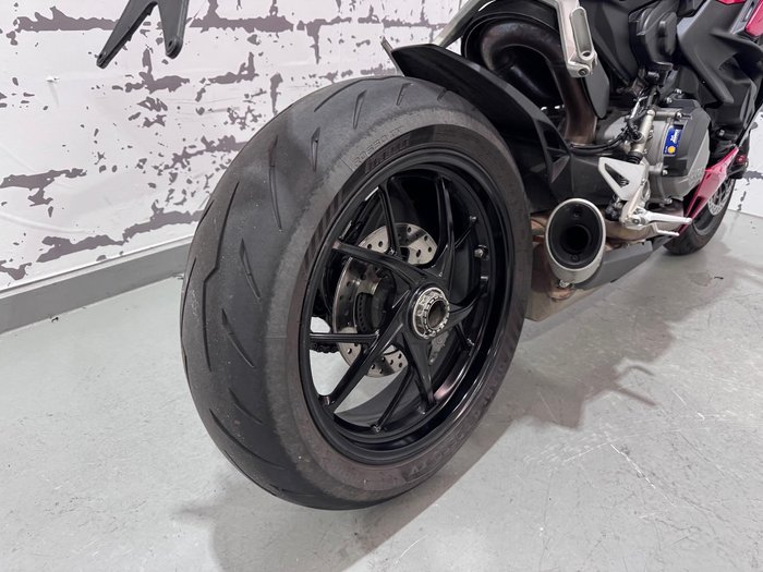 2023 Ducati Streetfighter V2 Streetfighter Red