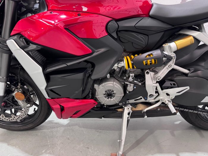 2023 Ducati Streetfighter V2 Streetfighter Red
