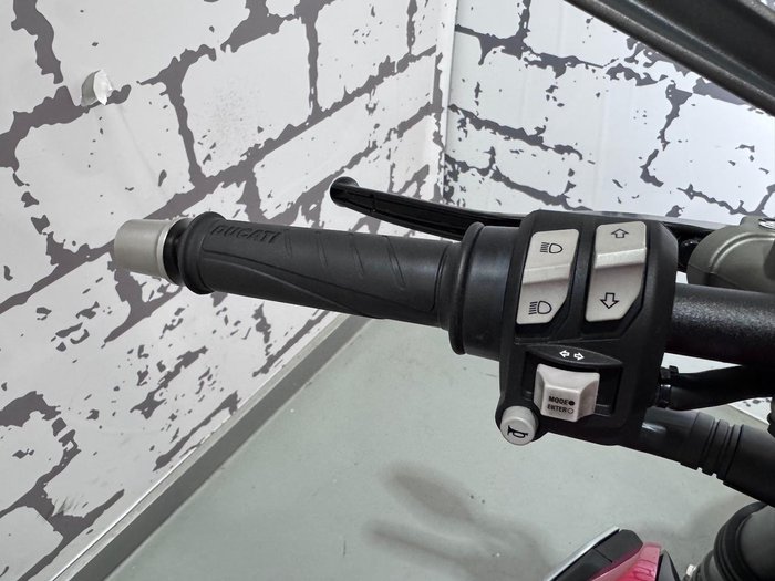 2023 Ducati Streetfighter V2 Streetfighter Red