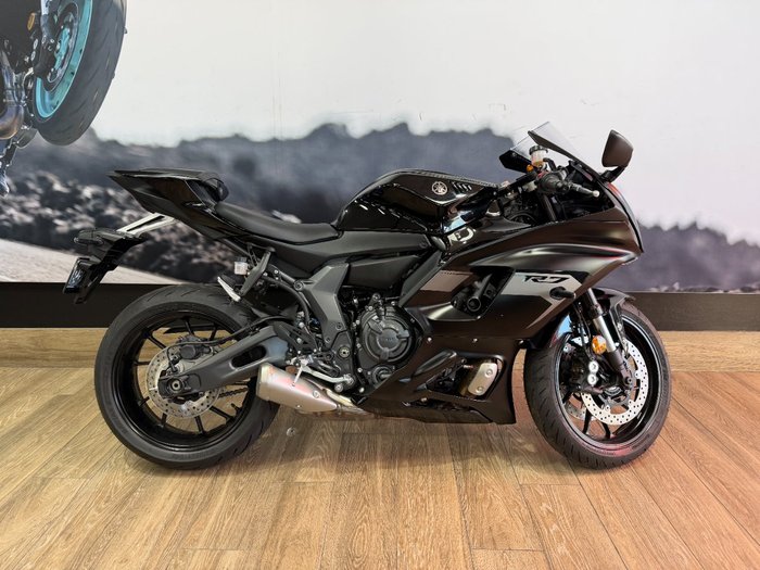2025 Yamaha YZF-R7LA GREY