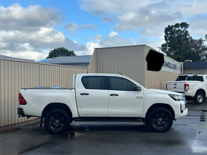 2021 Toyota Hilux SR