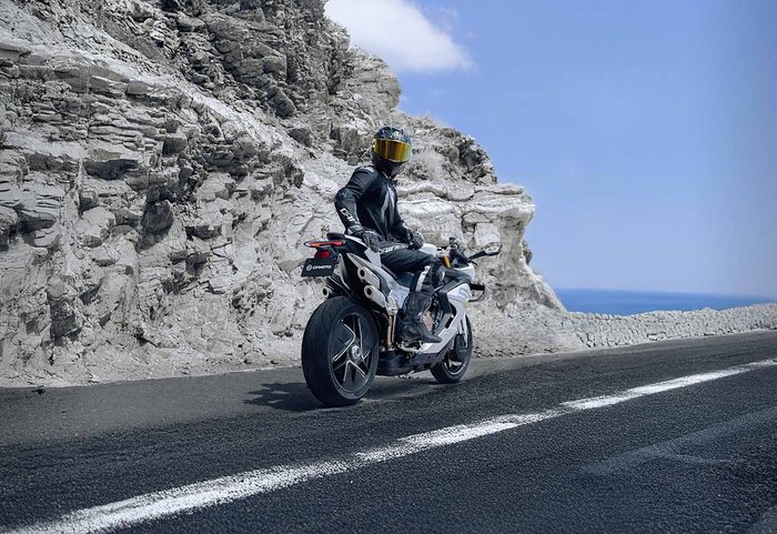 2025 CFMOTO 750SR-S