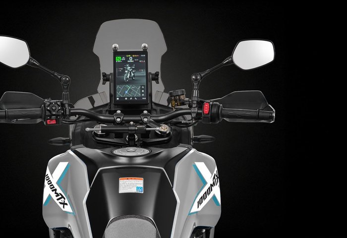 2025 CFMOTO 1000MT-X LS Aerolite Grey, Tactical Green