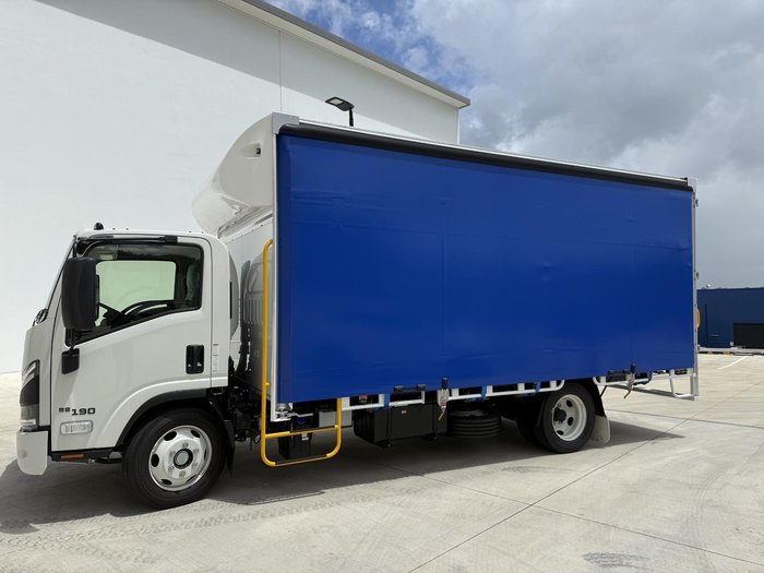 2025 Isuzu Nqr 88-190 Am D42 Freightpack