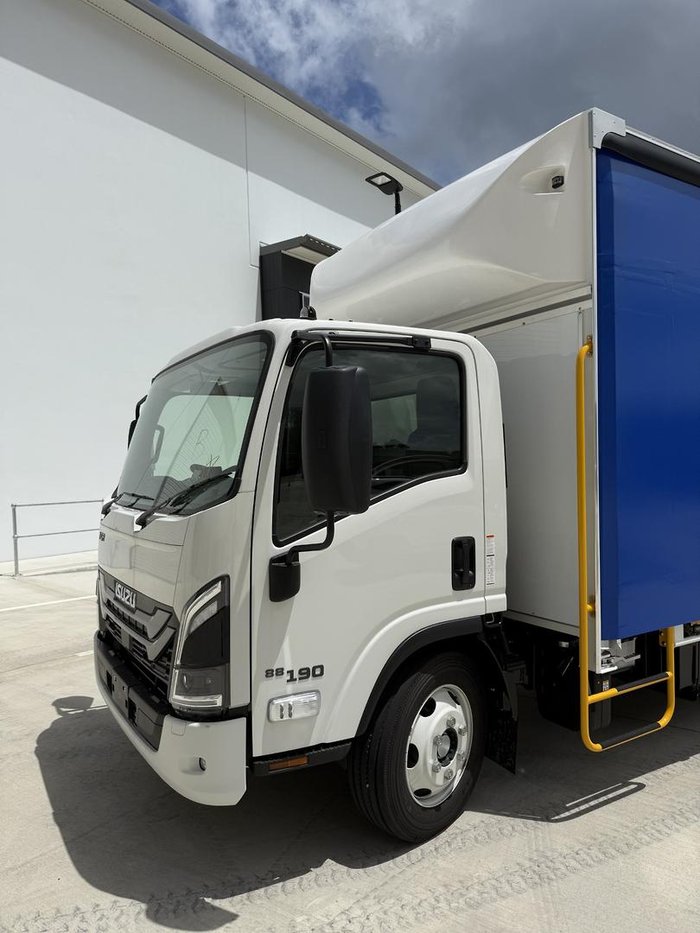 2025 Isuzu Nqr 88-190 Am D42 Freightpack