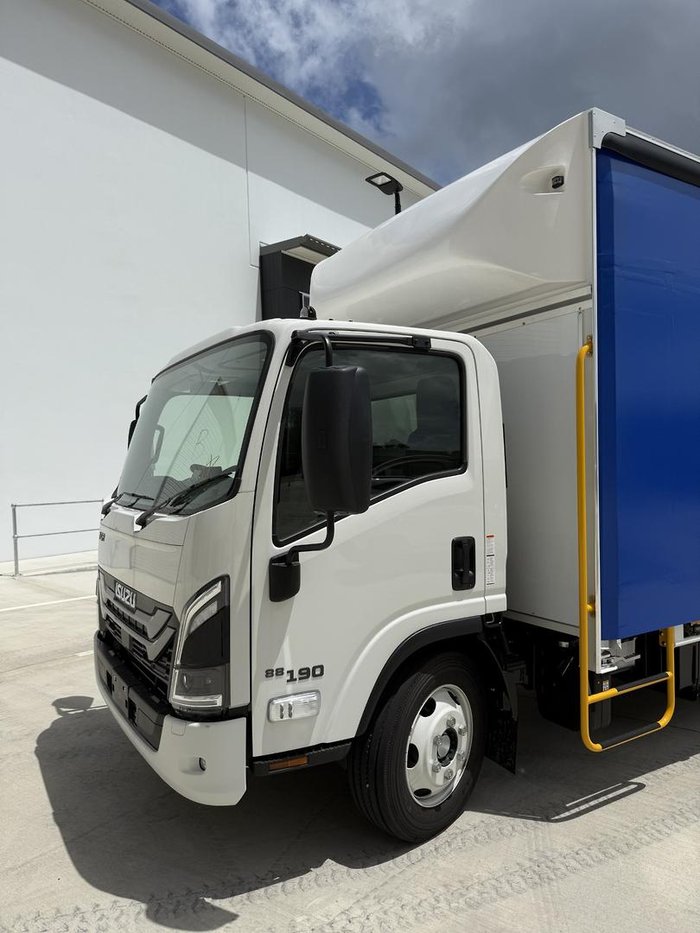 2025 Isuzu Nqr 88-190 Am D42 Freightpack