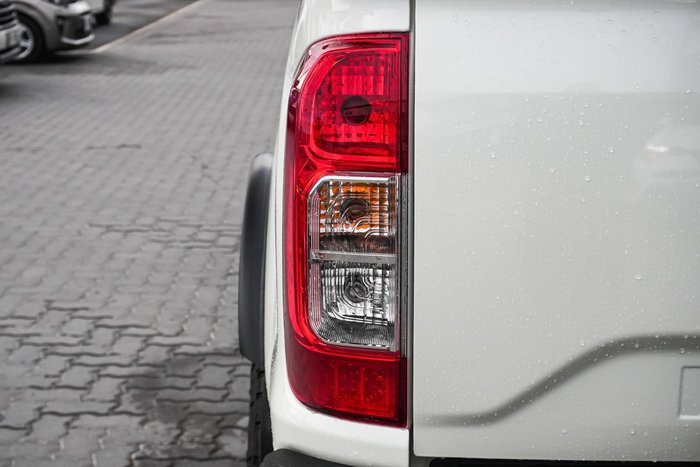 2022 Nissan Navara SL