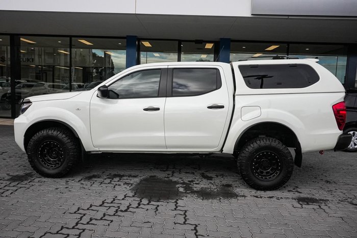 2022 Nissan Navara SL