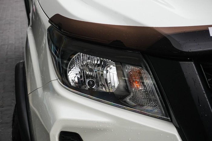 2022 Nissan Navara SL
