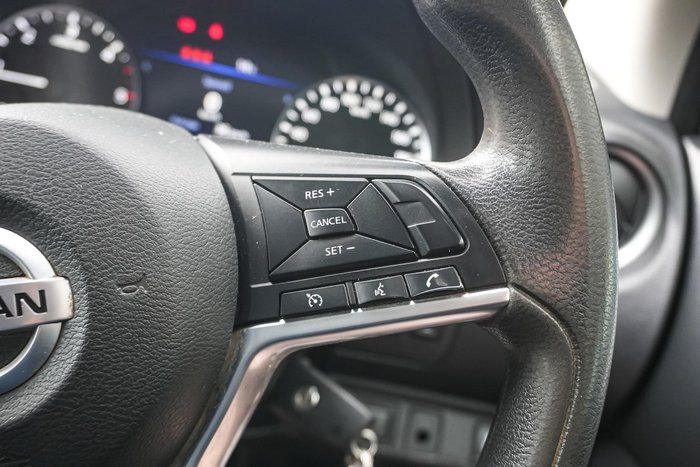 2022 Nissan Navara SL