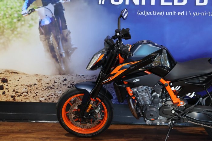 2023 Ktm 890 DUKE R Black