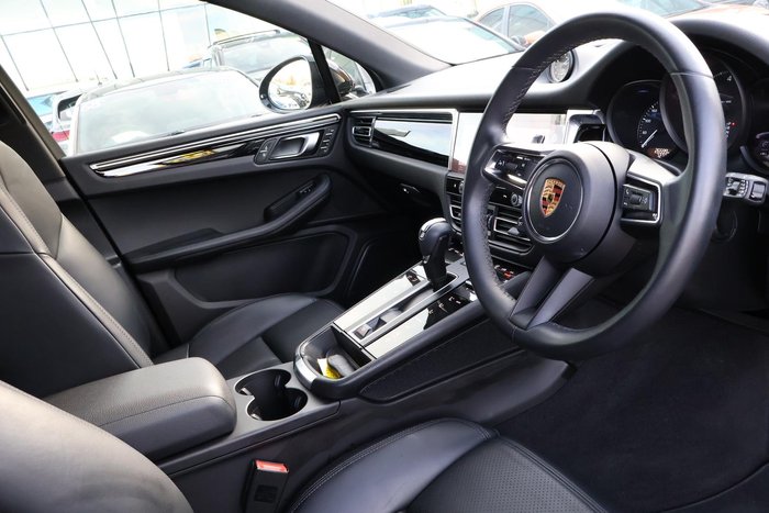2022 Porsche Macan