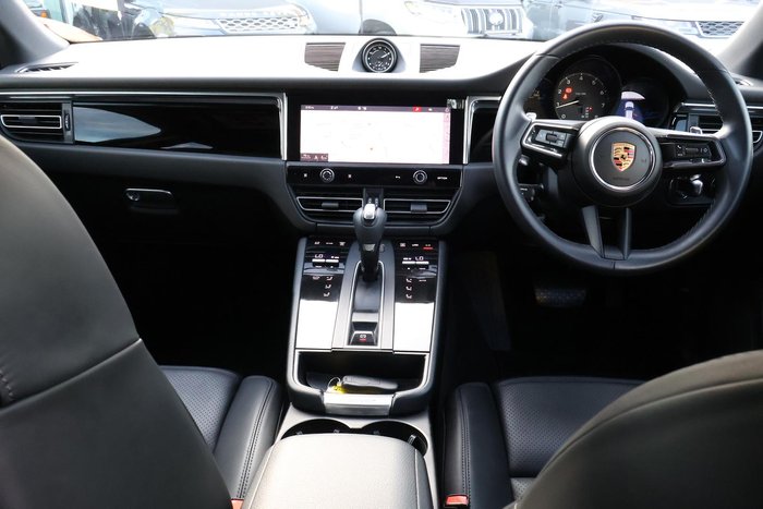2022 Porsche Macan