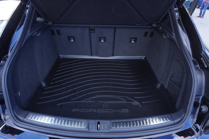 2022 Porsche Macan