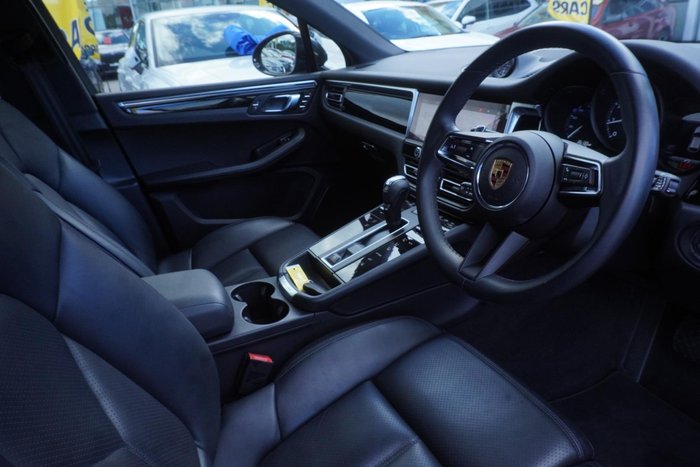 2022 Porsche Macan