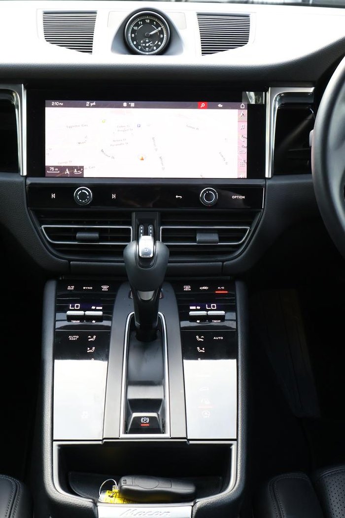 2022 Porsche Macan