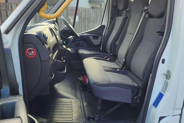 2018 Renault Master X62 Glacier White