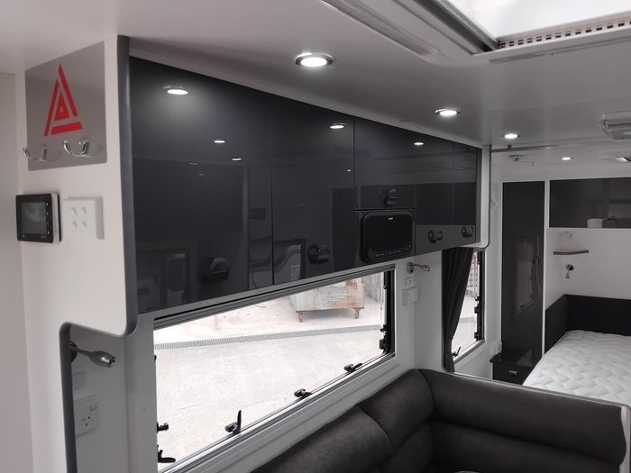 2021 New Age Caravans Manta Ray Mr19ers2 Couples Caravan