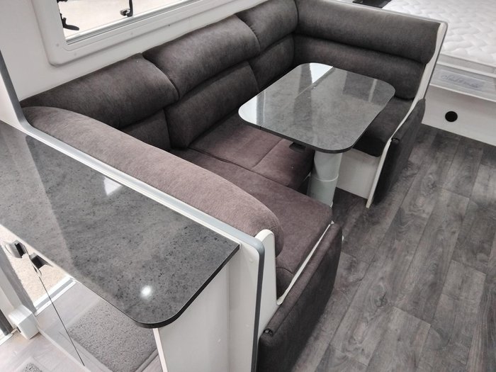 2021 New Age Caravans Manta Ray Mr19ers2 Couples Caravan