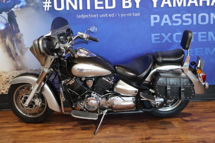 2006 Yamaha XVS1100 V-STAR CUSTOM Silver