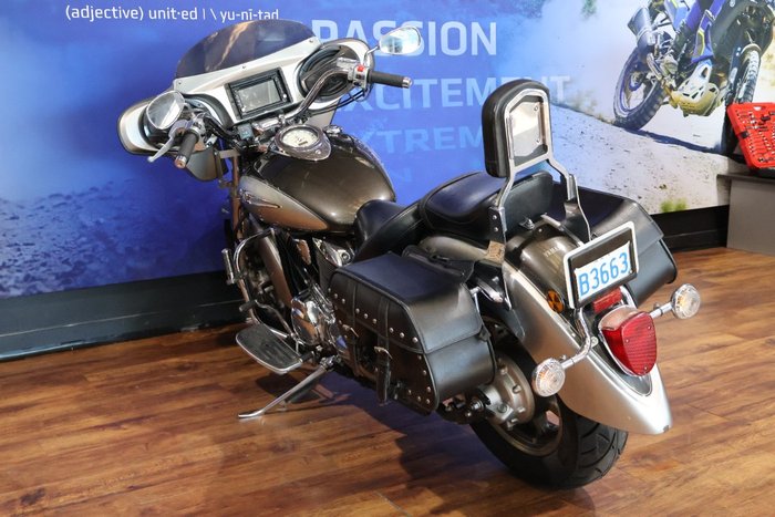 2006 Yamaha XVS1100 V-STAR CUSTOM Silver