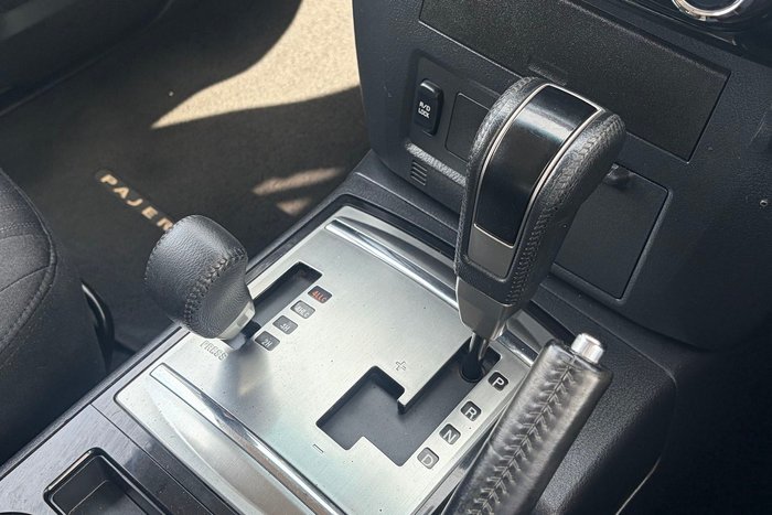 2016 Mitsubishi Pajero GLX