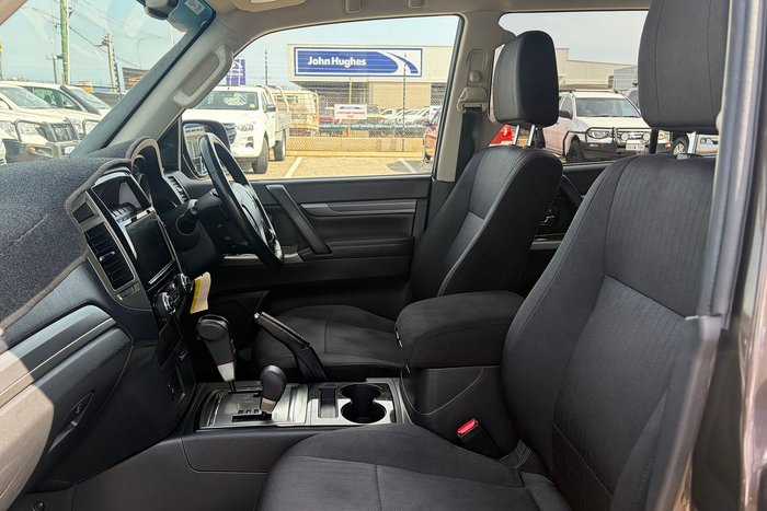 2016 Mitsubishi Pajero GLX