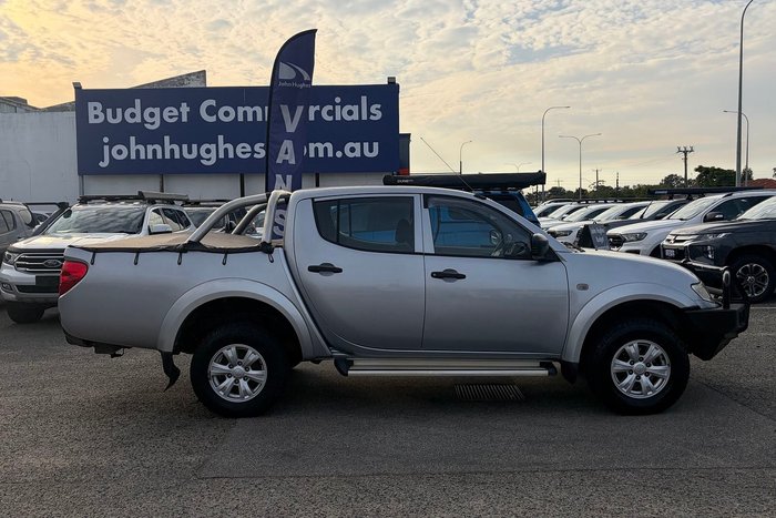 2013 Mitsubishi Triton GL-R