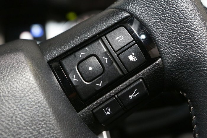 2024 Toyota Hilux SR5