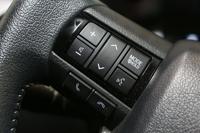 2024 Toyota Hilux SR5