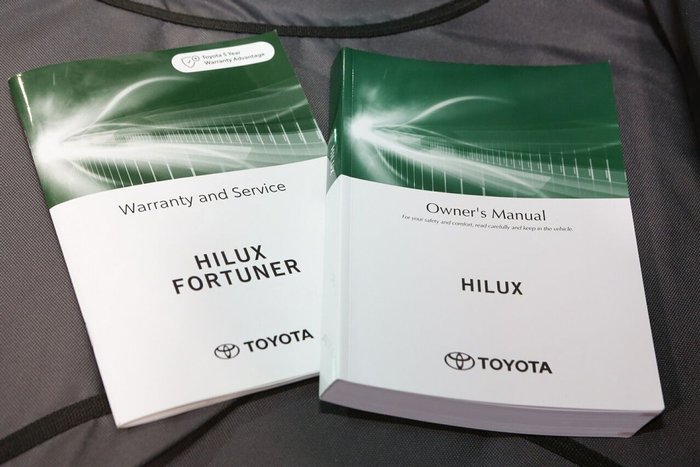 2024 Toyota Hilux SR5