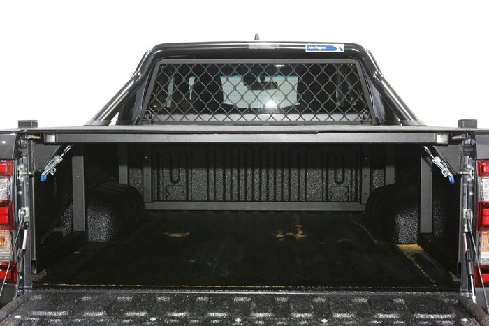 2024 Toyota Hilux SR5