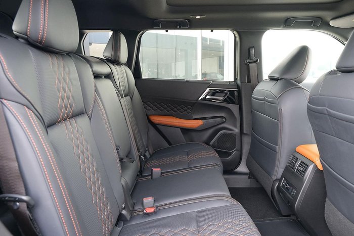 2025 Mitsubishi Outlander PHEV Exceed Tourer