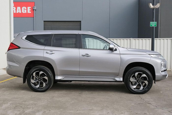 2025 Mitsubishi Pajero Sport GLS