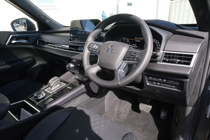 2025 Mitsubishi Outlander PHEV GSR