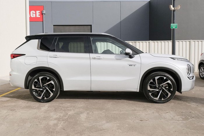 2025 Mitsubishi Outlander PHEV Exceed Tourer