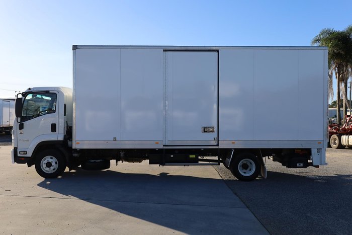 2022 Isuzu F Series FRR110-240 White