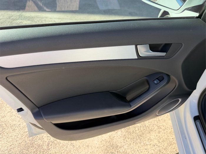 2010 AUDI A4 3.2 FSI QUATTRO B8 (8K) MY11 White