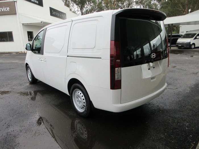 2026 Hyundai STARIA LOAD