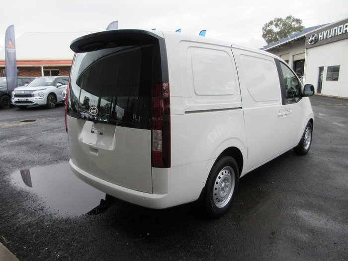 2026 Hyundai STARIA LOAD