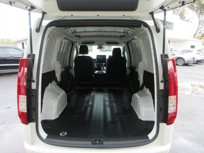 2026 Hyundai STARIA LOAD