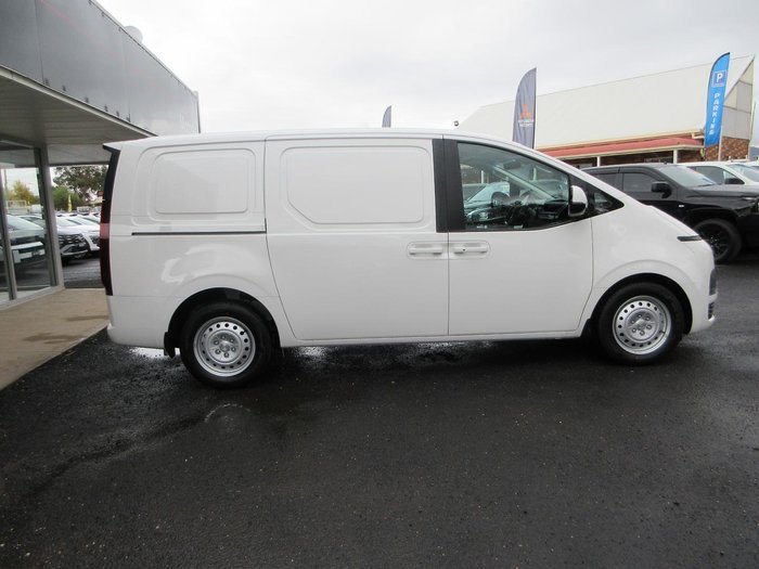 2026 Hyundai STARIA LOAD