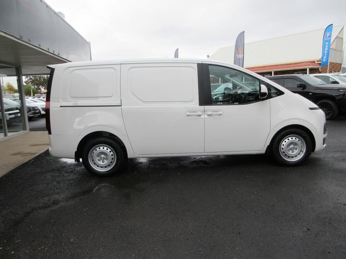 2026 Hyundai STARIA LOAD