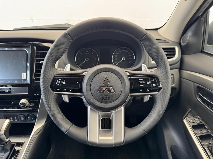 2025 Mitsubishi Pajero Sport GLS