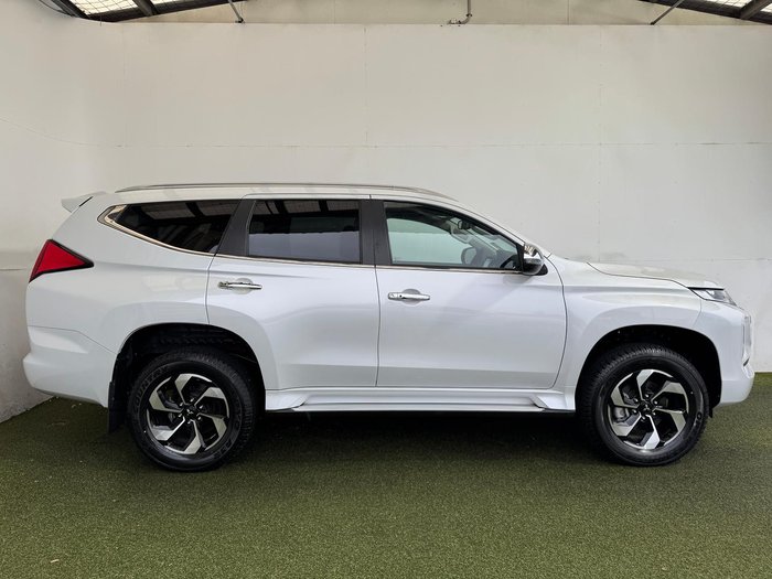 2025 Mitsubishi Pajero Sport GLS