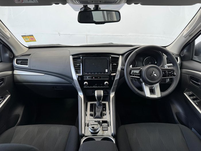 2025 Mitsubishi Pajero Sport GLS