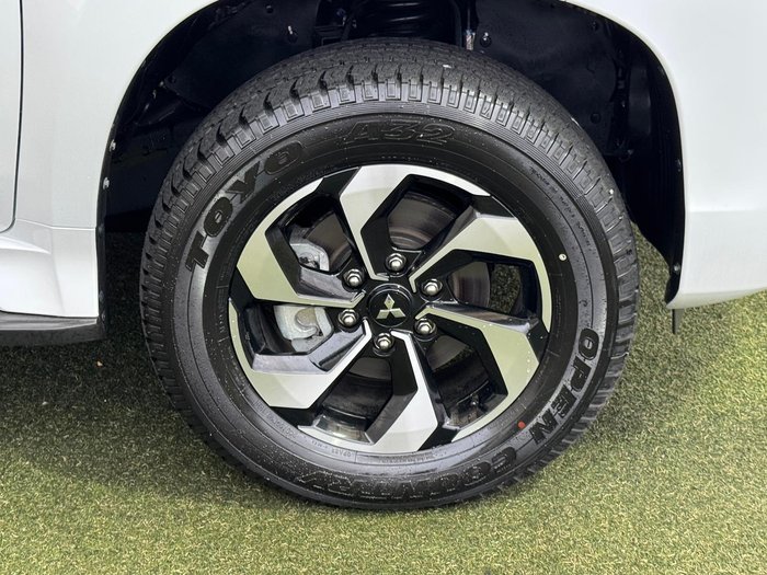 2025 Mitsubishi Pajero Sport GLS