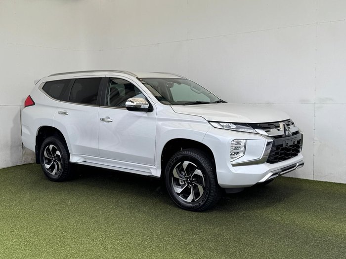 2025 Mitsubishi Pajero Sport GLS