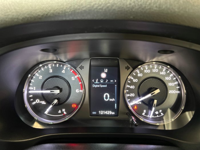 2021 Toyota Hilux SR5