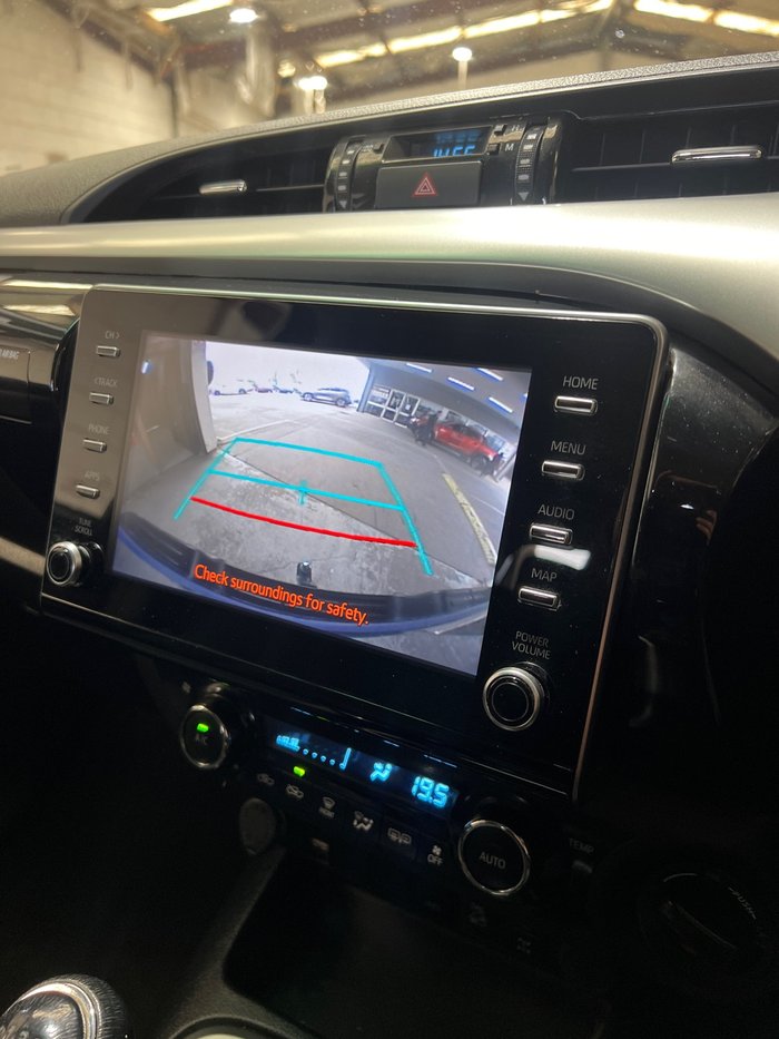 2021 Toyota Hilux SR5